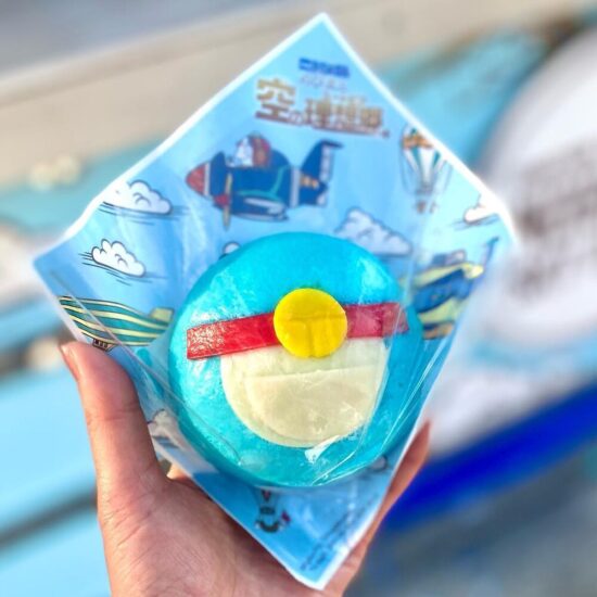 usj-doraemon-food-cart